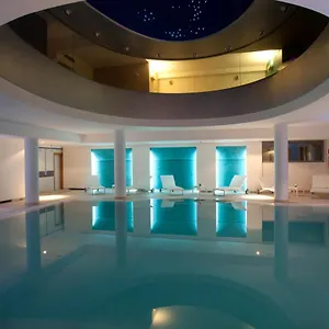 מלון Arthotel & Park, לצ'ה